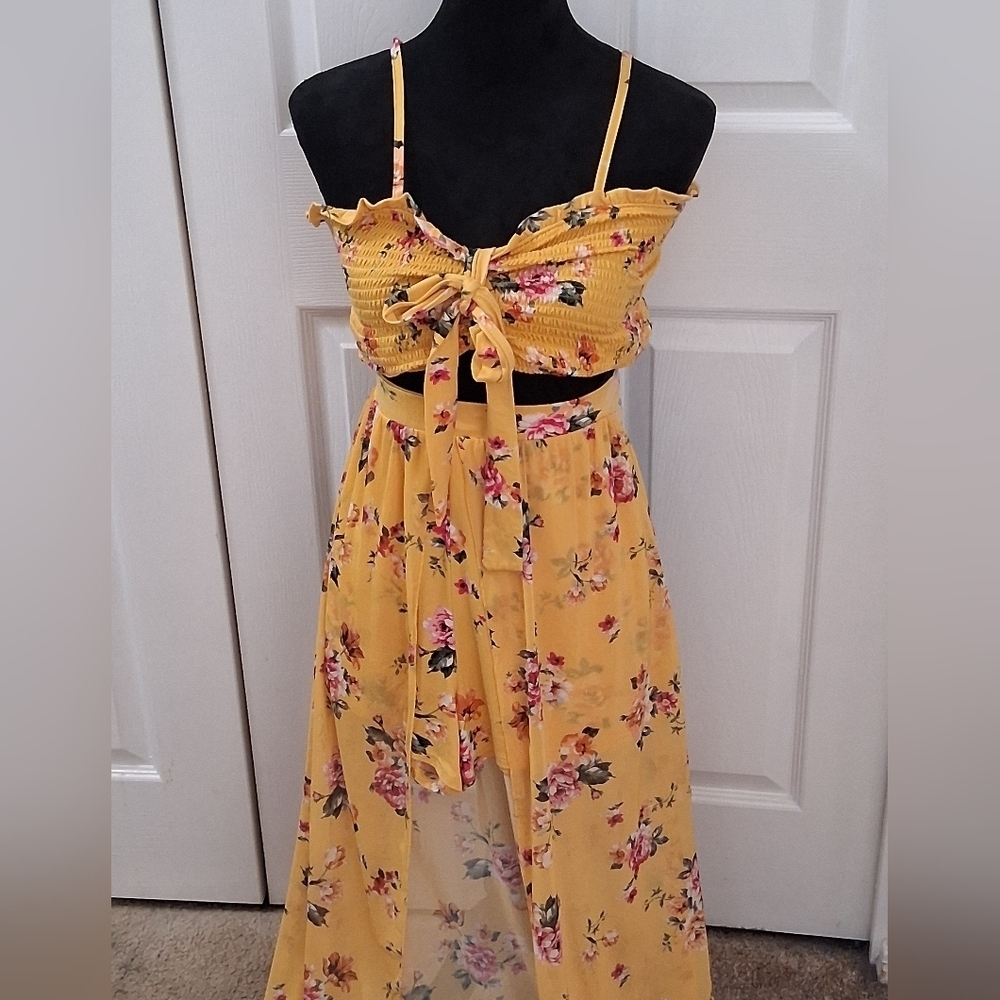 Floral 2 Piece Top & Skirt With Attached Shorts Size XL (15-17) - Picture 5 of 8